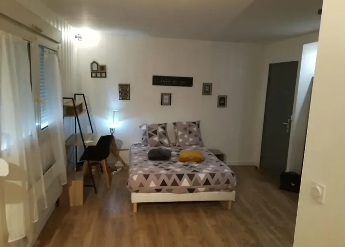 Cosmopolitan & Parking, Centre