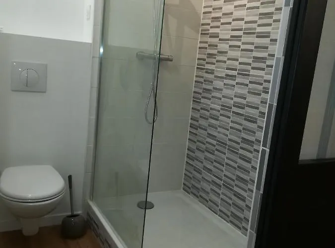 Cosmopolitan & Parking, Centre