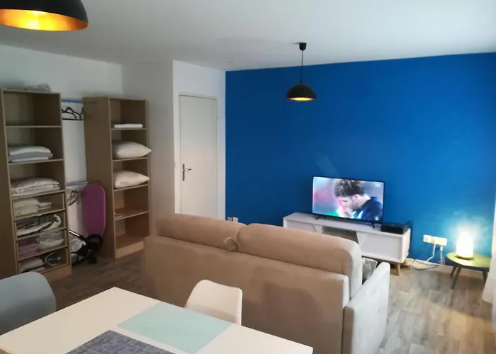 Cosmopolitan & Parking, Centre *