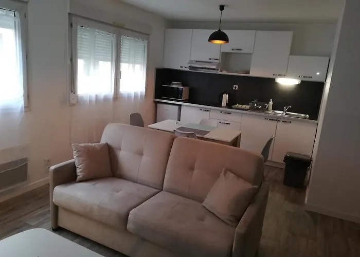 Cosmopolitan & Parking, Centre