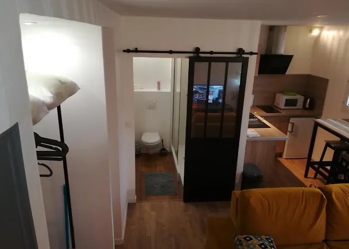 Cosmopolitan & Parking, Centre